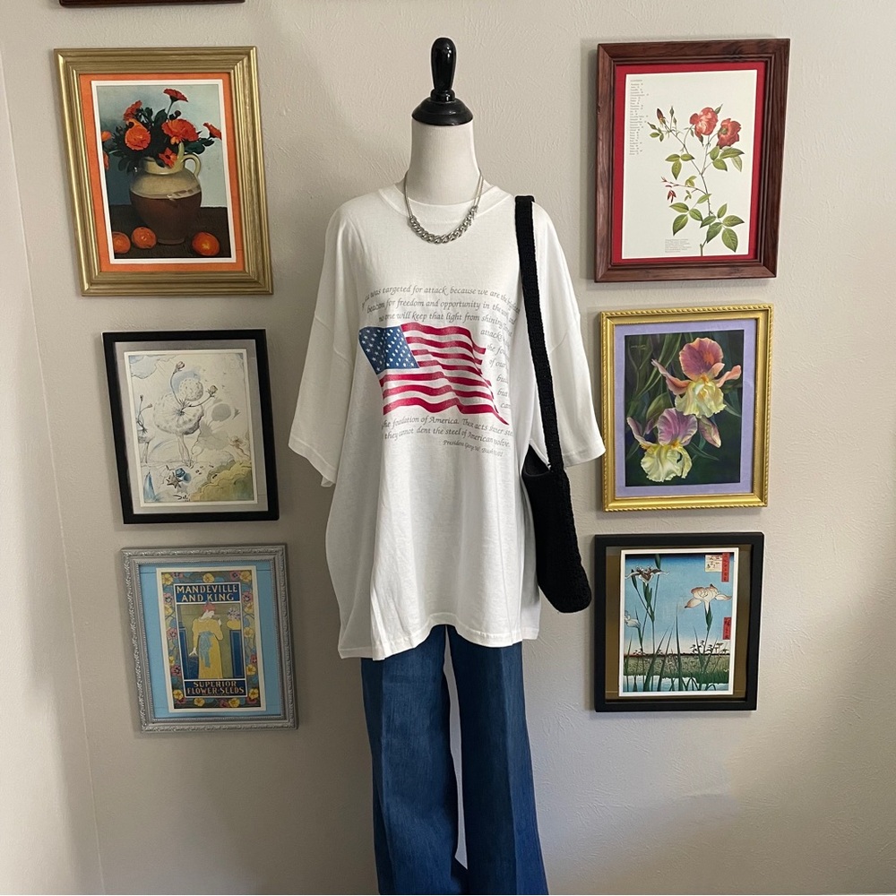 Vintage NWT White Graphic Flag Tee - Classic Women’s Short Sleeve Top